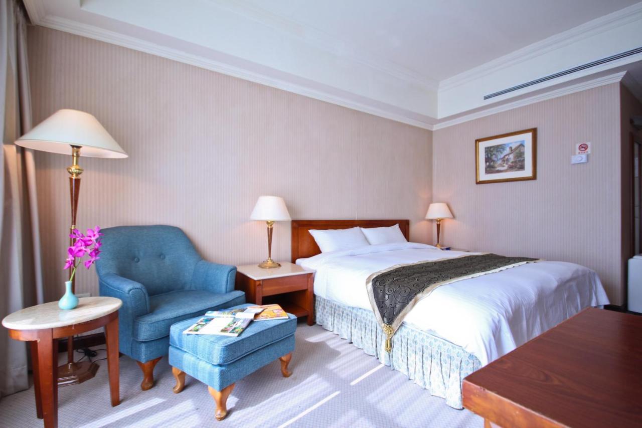 Grand Boss Hotel Yilan Bagian luar foto