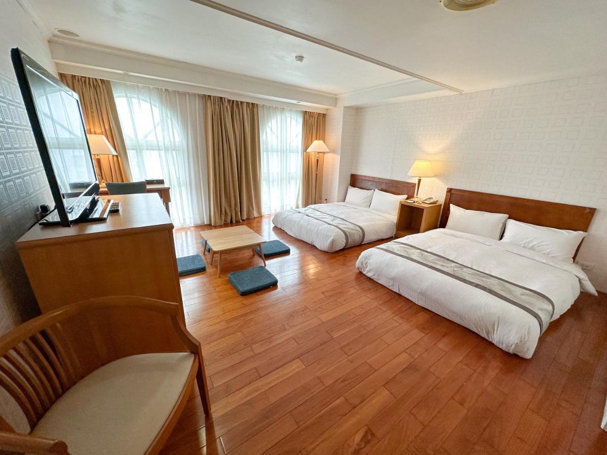 Grand Boss Hotel Yilan Bagian luar foto